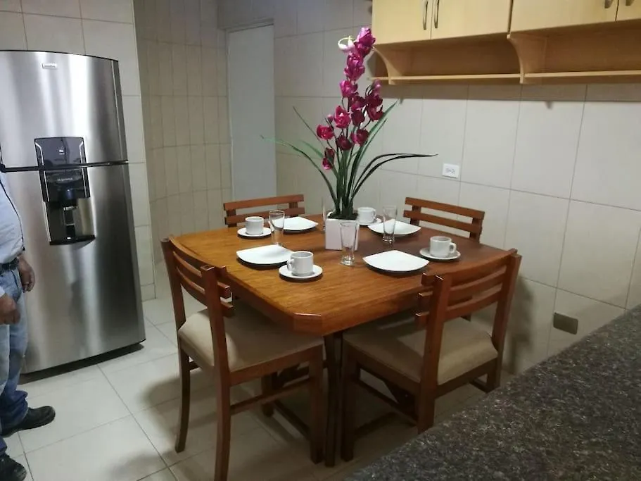 Apartamento Edificio Tuncahuan, 12 De Octubre A 50Mts Swissotel Quito