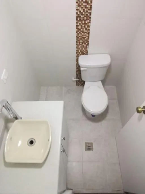 Apartamento Edificio Tuncahuan, 12 De Octubre A 50Mts Swissotel Quito