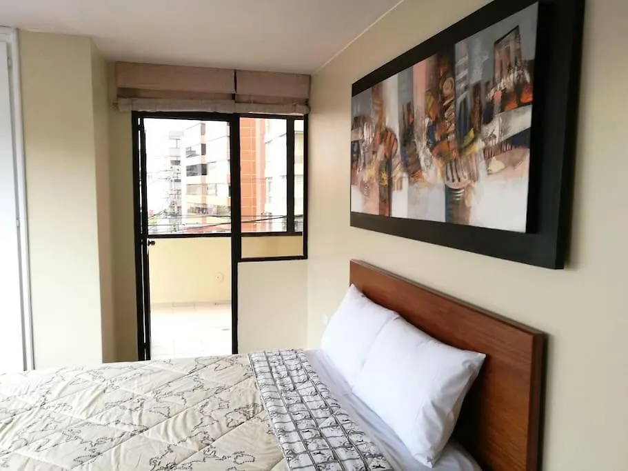 Apartamento Edificio Tuncahuan, 12 De Octubre A 50Mts Swissotel Quito
