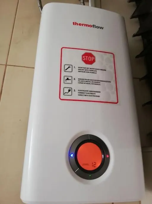 Apartamento Edificio Tuncahuan, 12 De Octubre A 50Mts Swissotel Quito 0*,  Ecuador